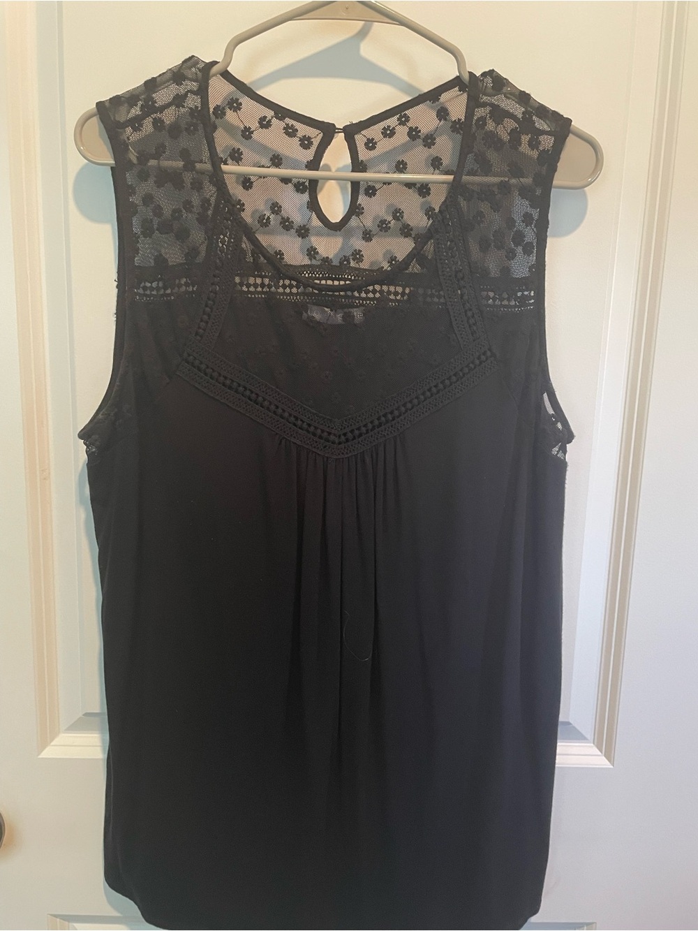 Loveappella Black Sleeveless Lace Yoke Tank